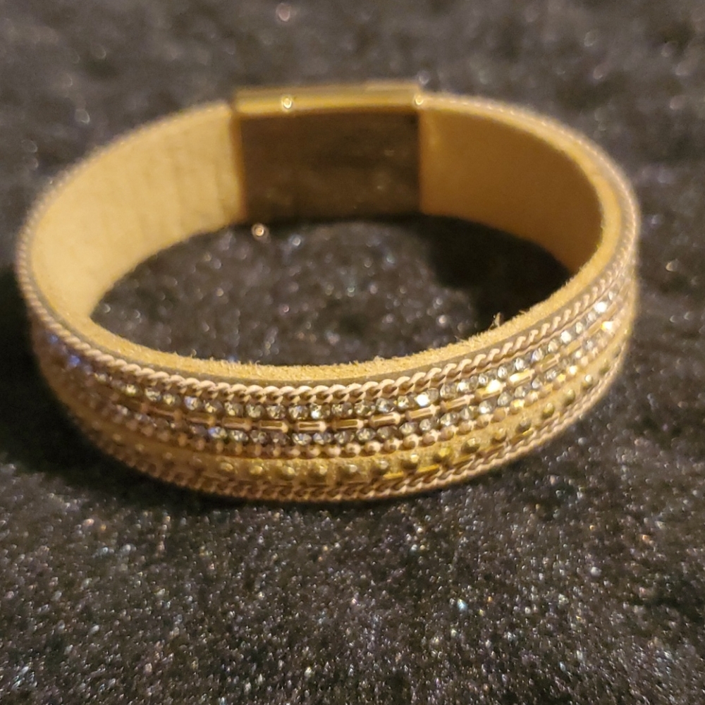 Creme color bracelet